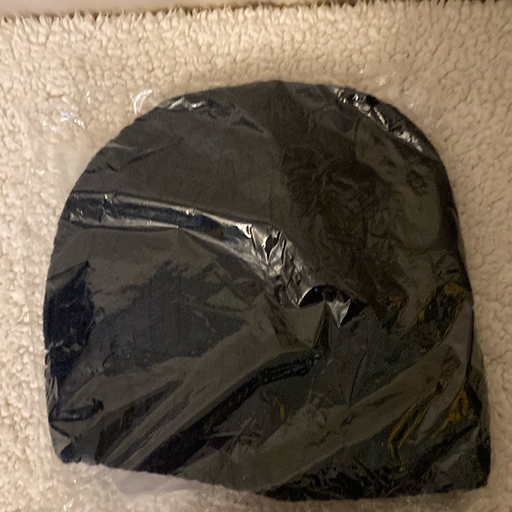 Goldworld Winter hat with reachable light